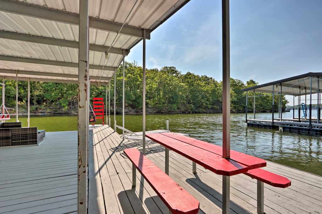 2 Mi to Margaritaville: Lake of the Ozarks Home!