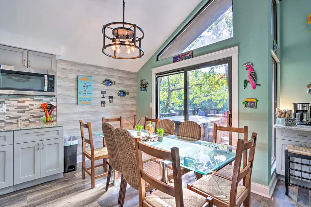 2 Mi to Margaritaville: Lake of the Ozarks Home!