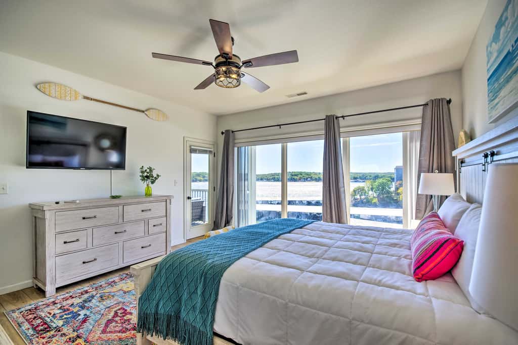 Lake Views & Boat Slip: Lake Ozark Condo!