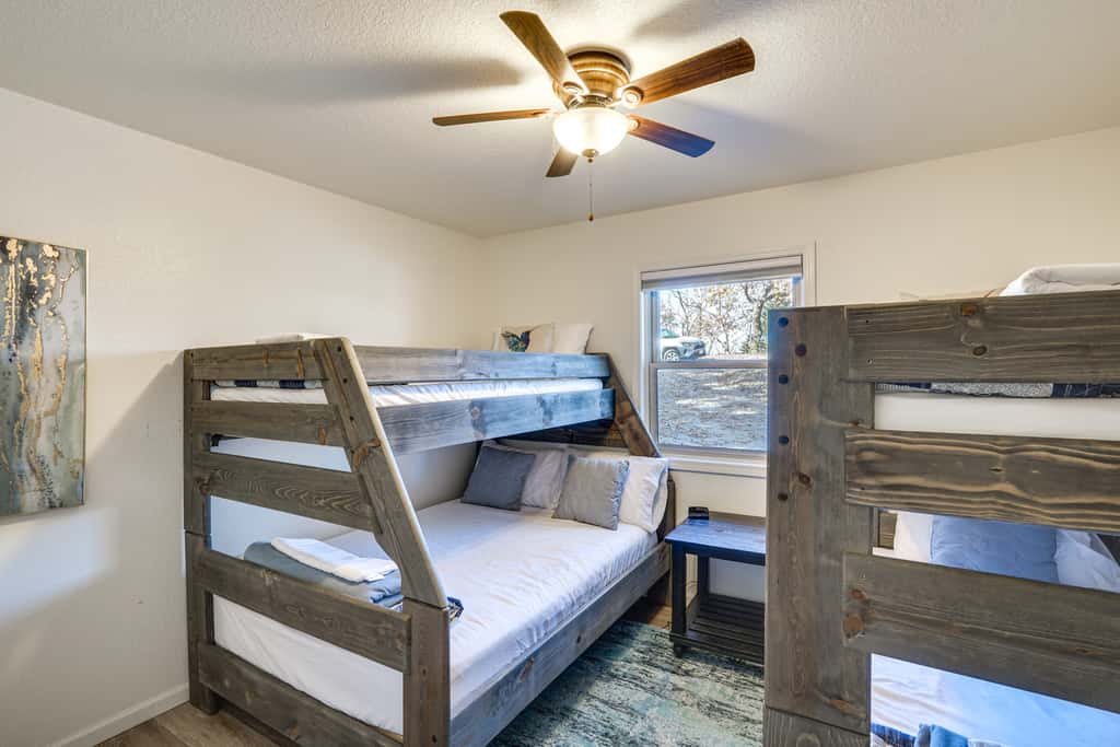 Lake of the Ozarks Vacation Rental: Boat Dock/Slip
