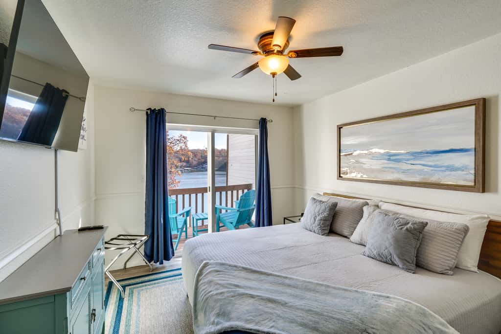 Lake of the Ozarks Vacation Rental: Boat Dock/Slip