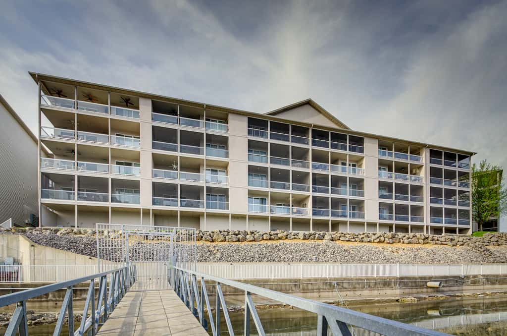 Osage Beach Condo Near Hiking & Shopping!