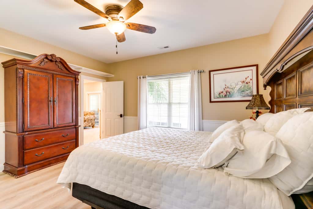 Pool, Hot Tub & Pickleball Court: Lake Ozarks Home