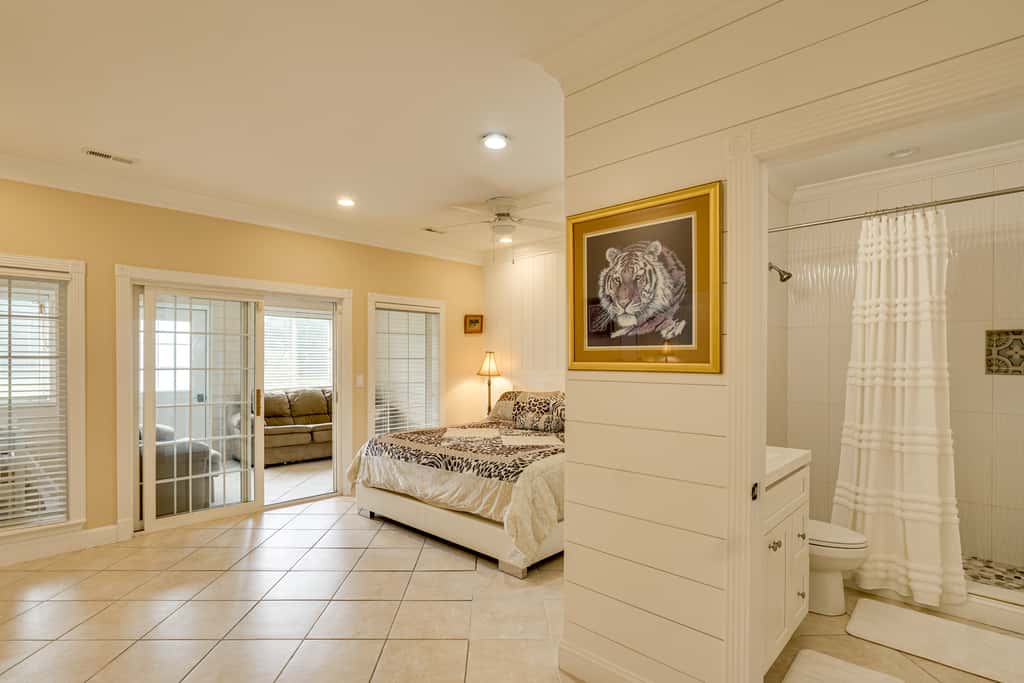 Pool, Hot Tub & Pickleball Court: Lake Ozarks Home