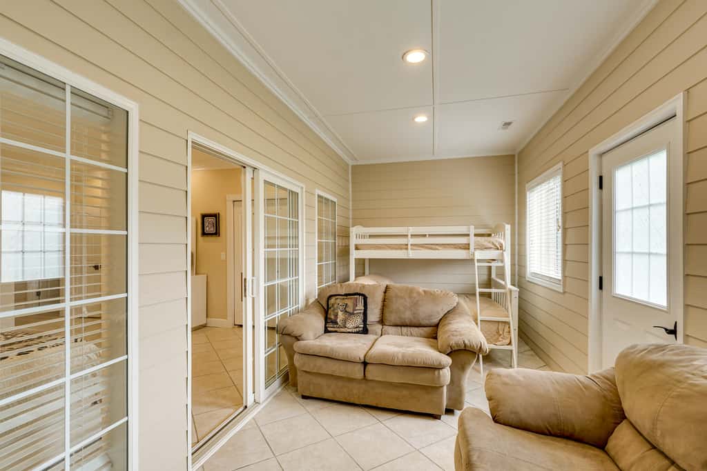Pool, Hot Tub & Pickleball Court: Lake Ozarks Home
