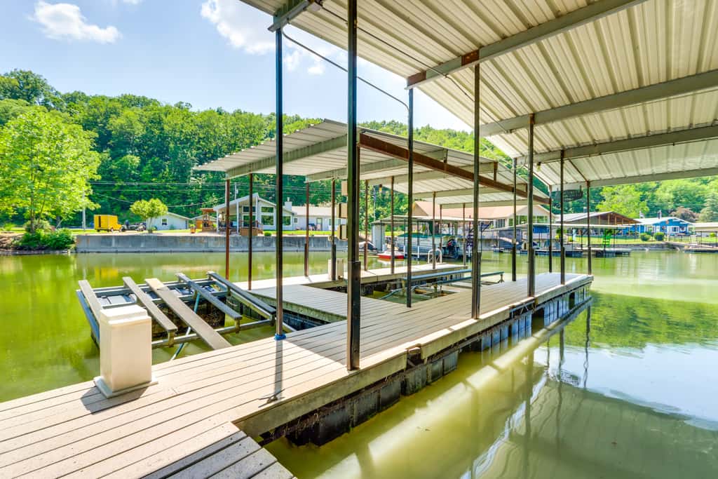 Pool, Hot Tub & Pickleball Court: Lake Ozarks Home