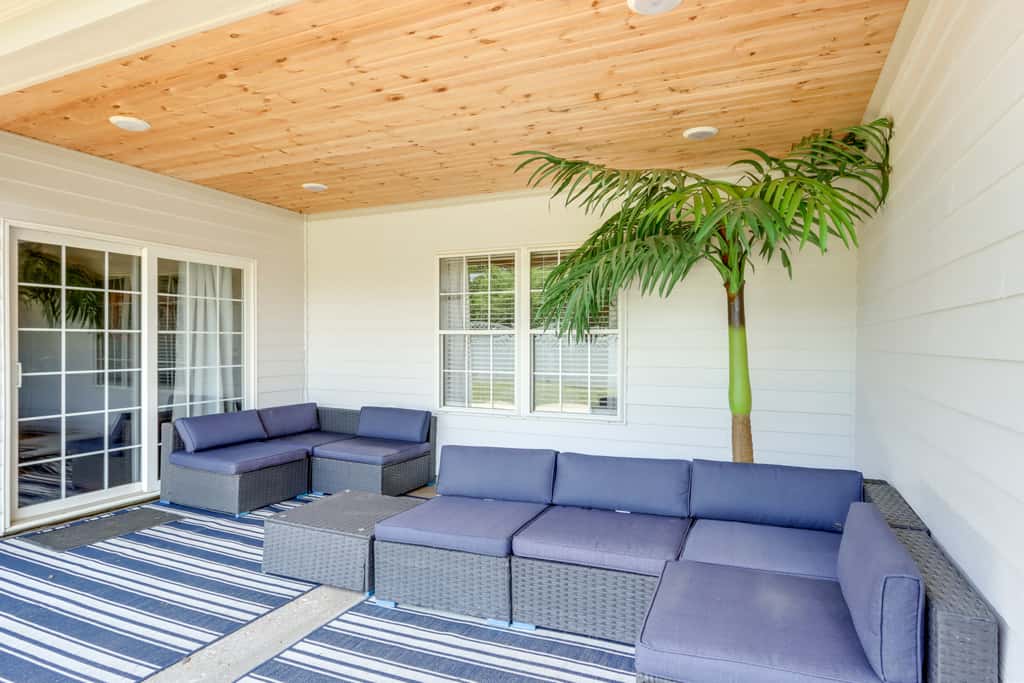 Pool, Hot Tub & Pickleball Court: Lake Ozarks Home