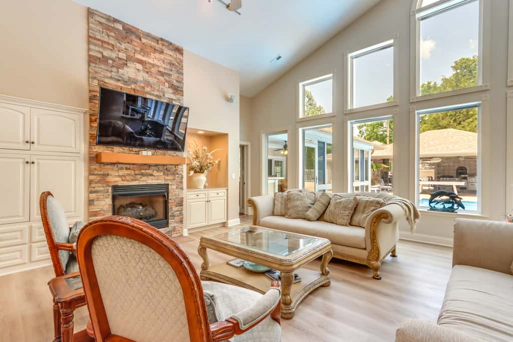 Pool, Hot Tub & Pickleball Court: Lake Ozarks Home