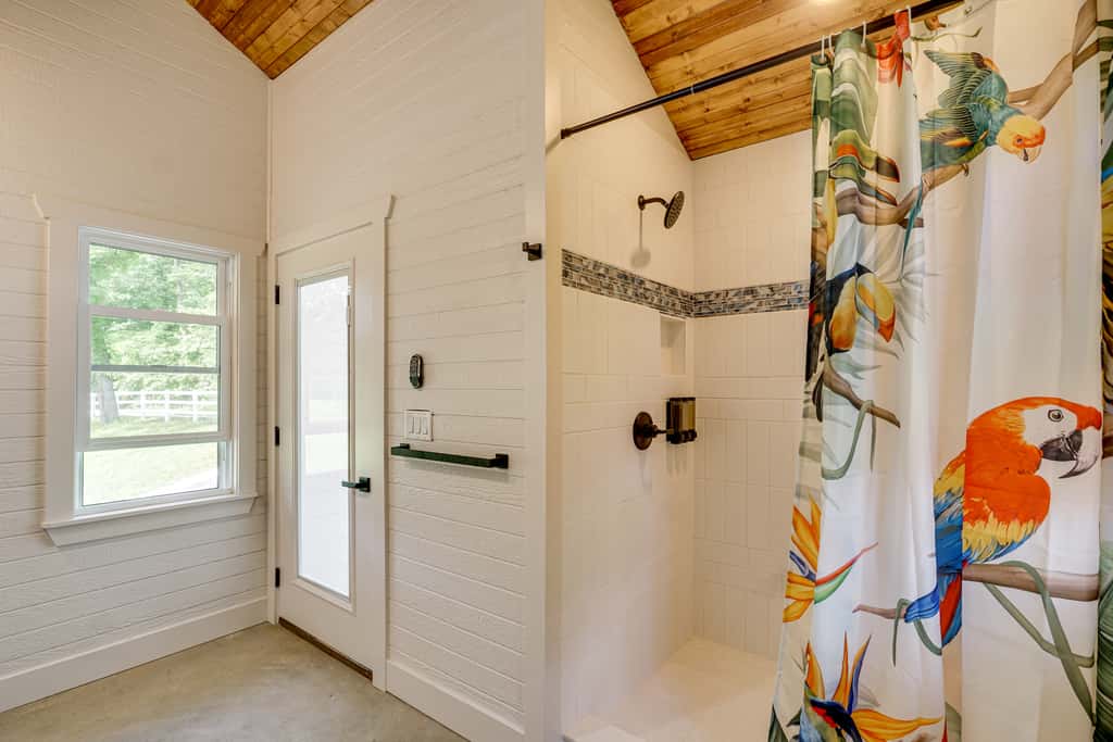 Pool, Hot Tub & Pickleball Court: Lake Ozarks Home