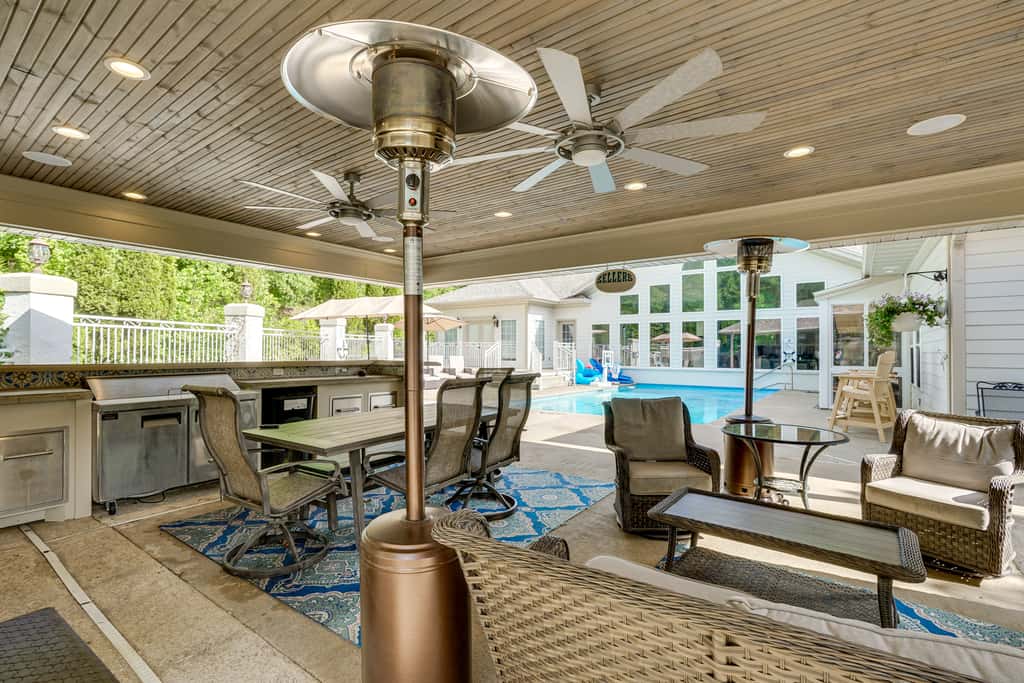 Pool, Hot Tub & Pickleball Court: Lake Ozarks Home