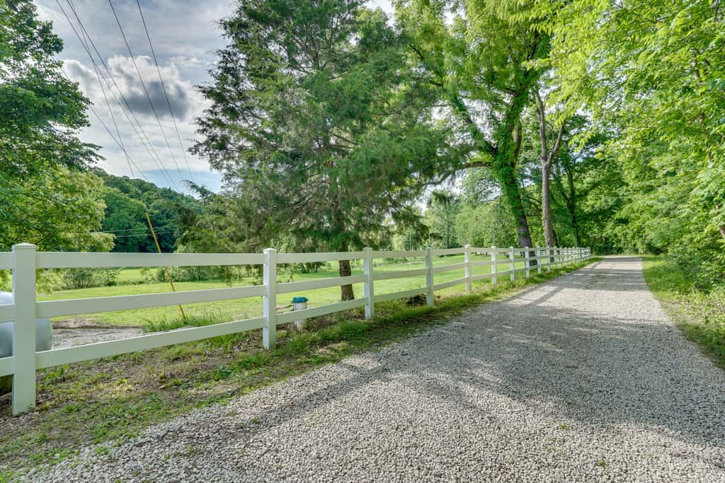 Pool, Hot Tub & Pickleball Court: Lake Ozarks Home