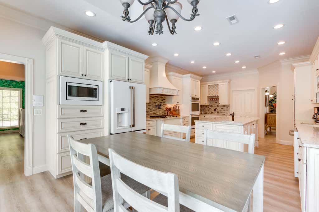 Pool, Hot Tub & Pickleball Court: Lake Ozarks Home