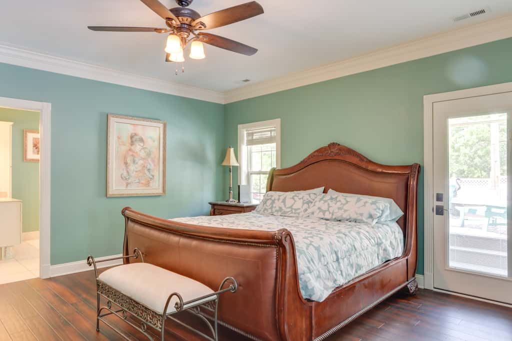 Pool, Hot Tub & Pickleball Court: Lake Ozarks Home