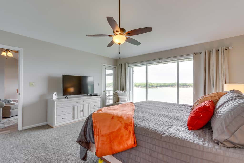 Lakefront Ozark Getaway w/ Views + Community Perks