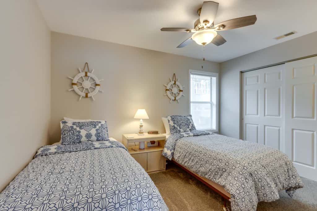 Lakefront Ozark Getaway w/ Views + Community Perks