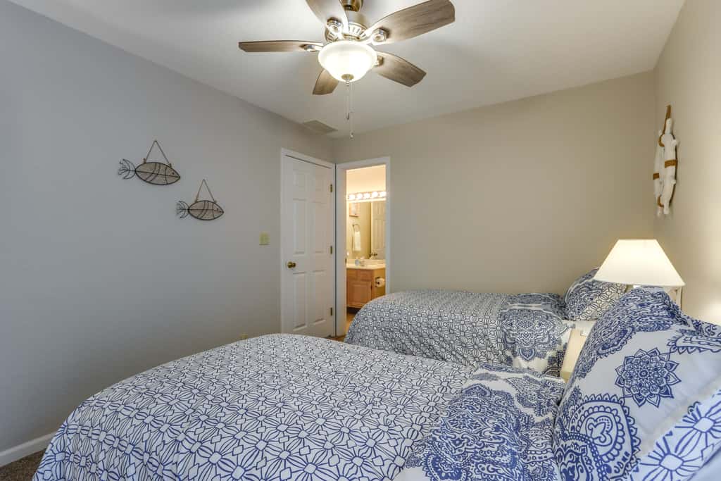 Lakefront Ozark Getaway w/ Views + Community Perks