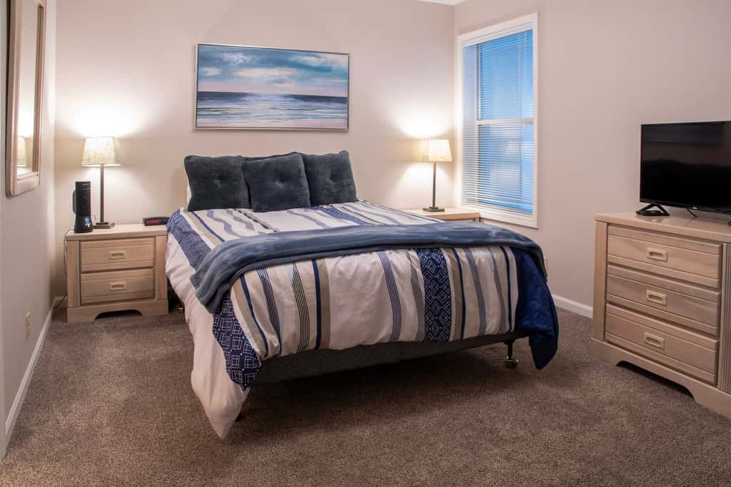 Lakefront Ozark Getaway w/ Views + Community Perks