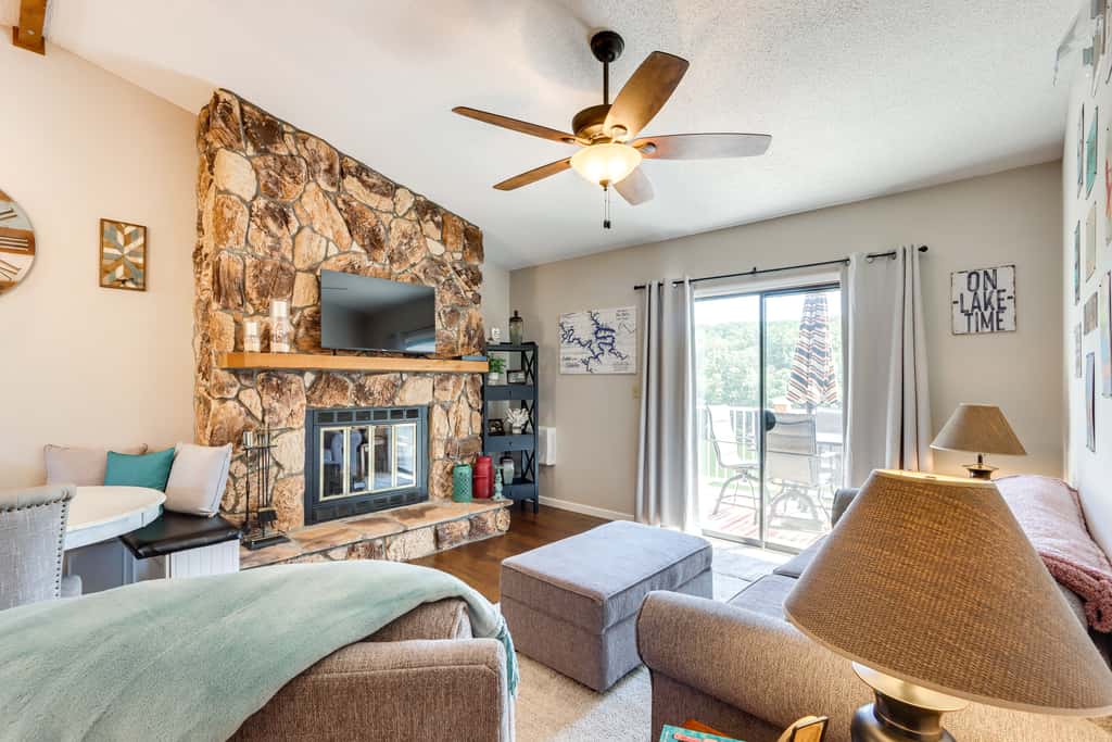 Walk to Pool + Lake: Cozy Osage Beach Condo