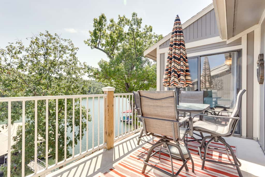 Walk to Pool + Lake: Cozy Osage Beach Condo