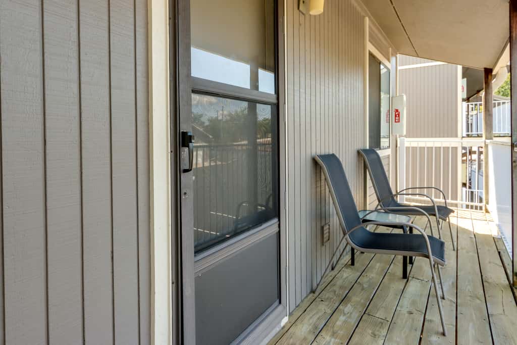 Walk to Pool + Lake: Cozy Osage Beach Condo