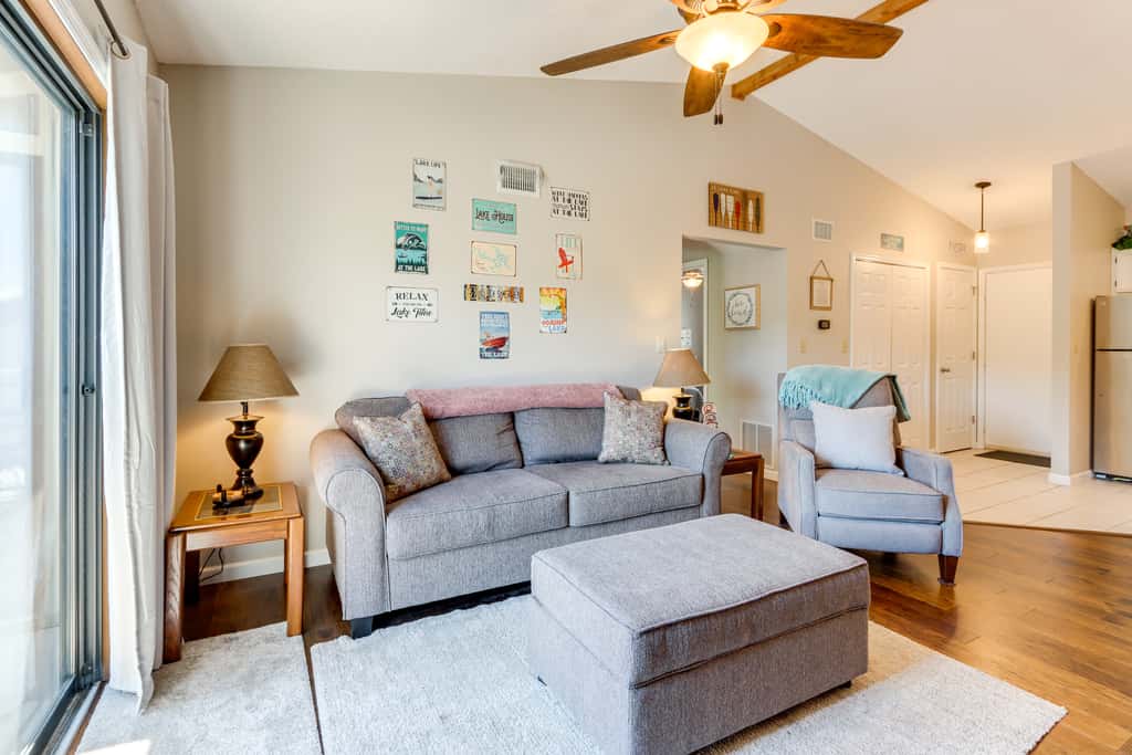 Walk to Pool + Lake: Cozy Osage Beach Condo