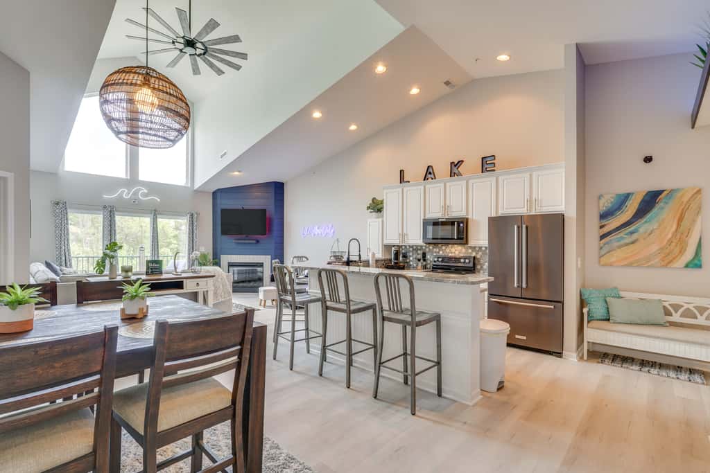4 Mi to Dtwn: Gem w/ Lake Access in Camdenton
