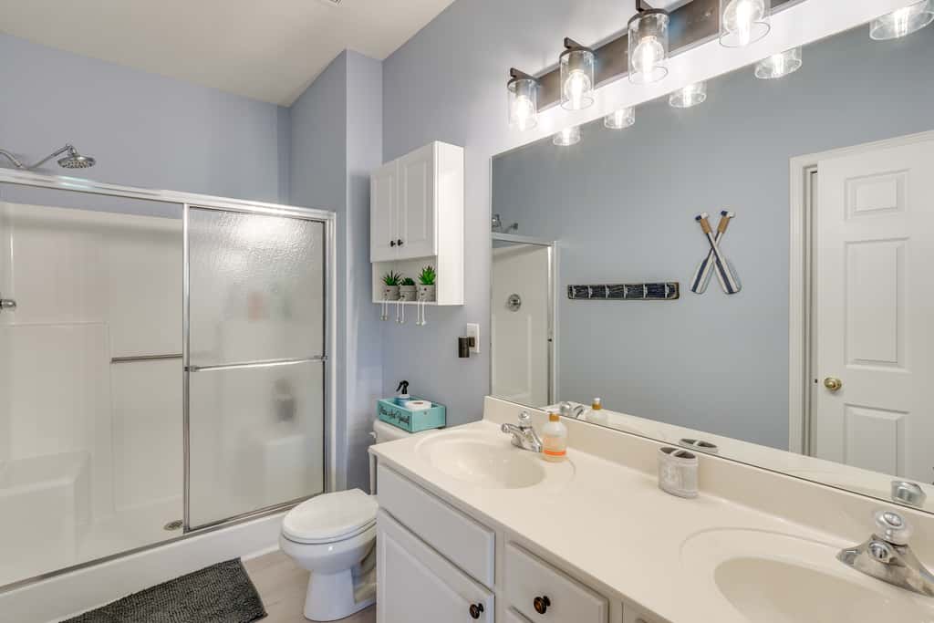4 Mi to Dtwn: Gem w/ Lake Access in Camdenton