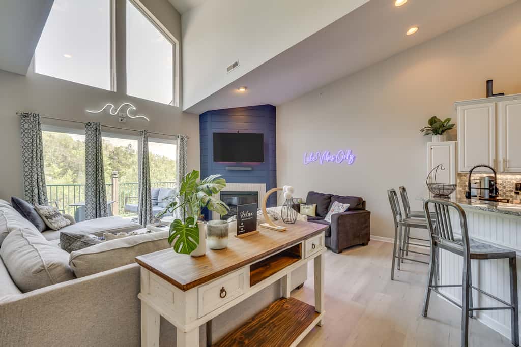 4 Mi to Dtwn: Gem w/ Lake Access in Camdenton