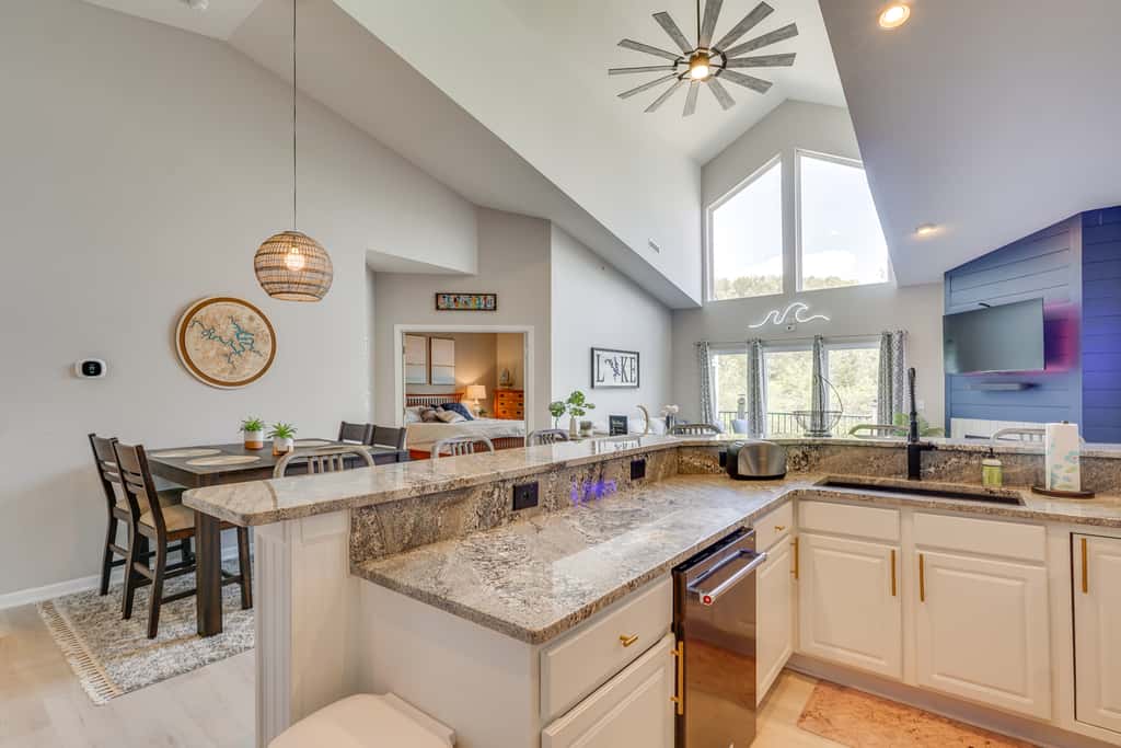 4 Mi to Dtwn: Gem w/ Lake Access in Camdenton