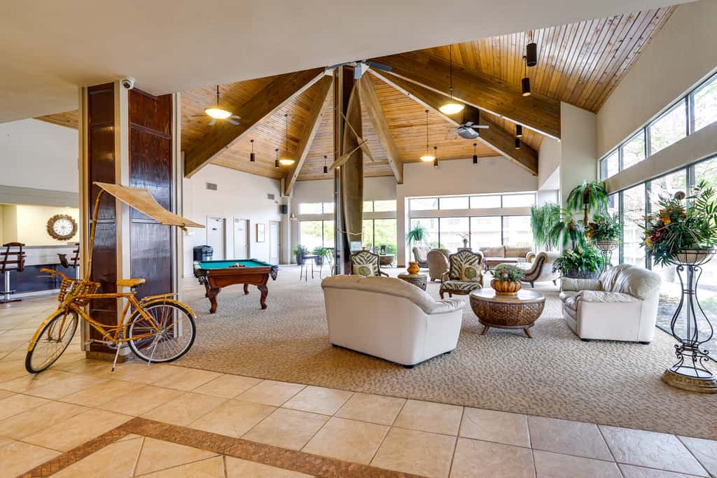 Boat Slip + Pool Access: Osage Beach Retreat