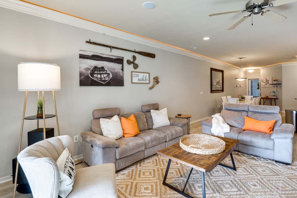 Boat Slip + Pool Access: Osage Beach Retreat
