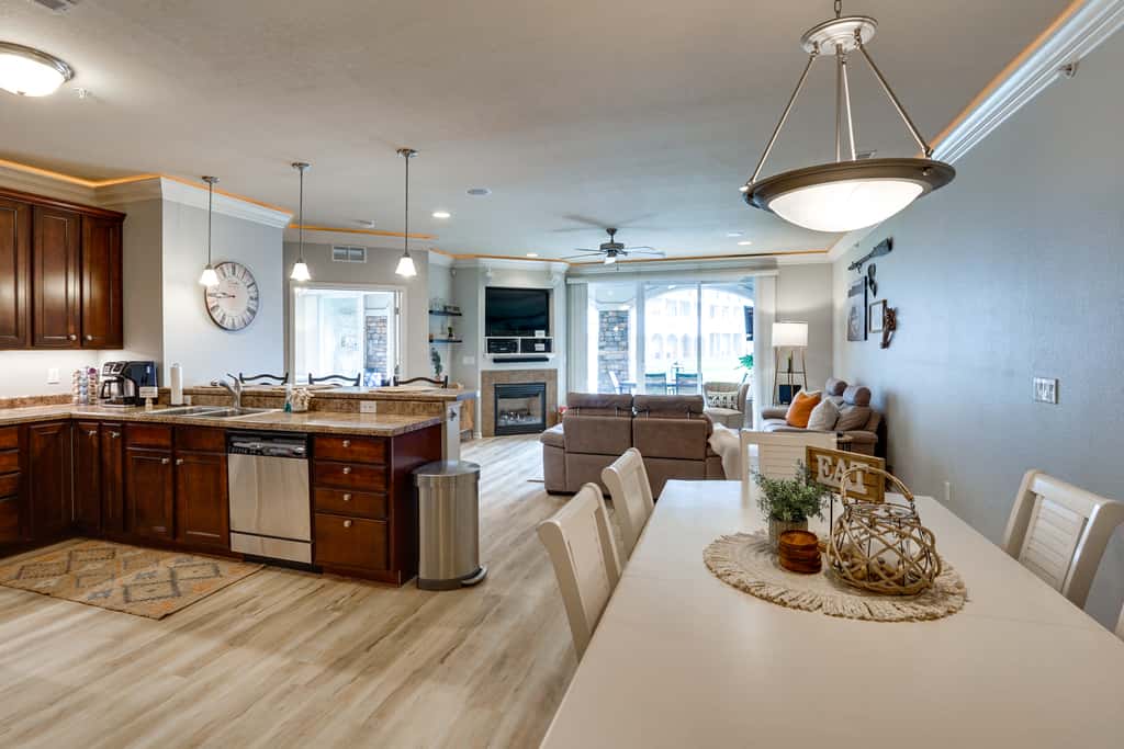 Boat Slip + Pool Access: Osage Beach Retreat