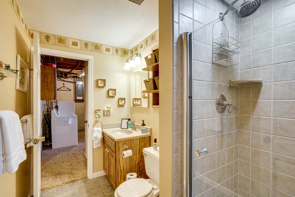 Lakefront & Dog-Friendly Gem in Gravois Mills