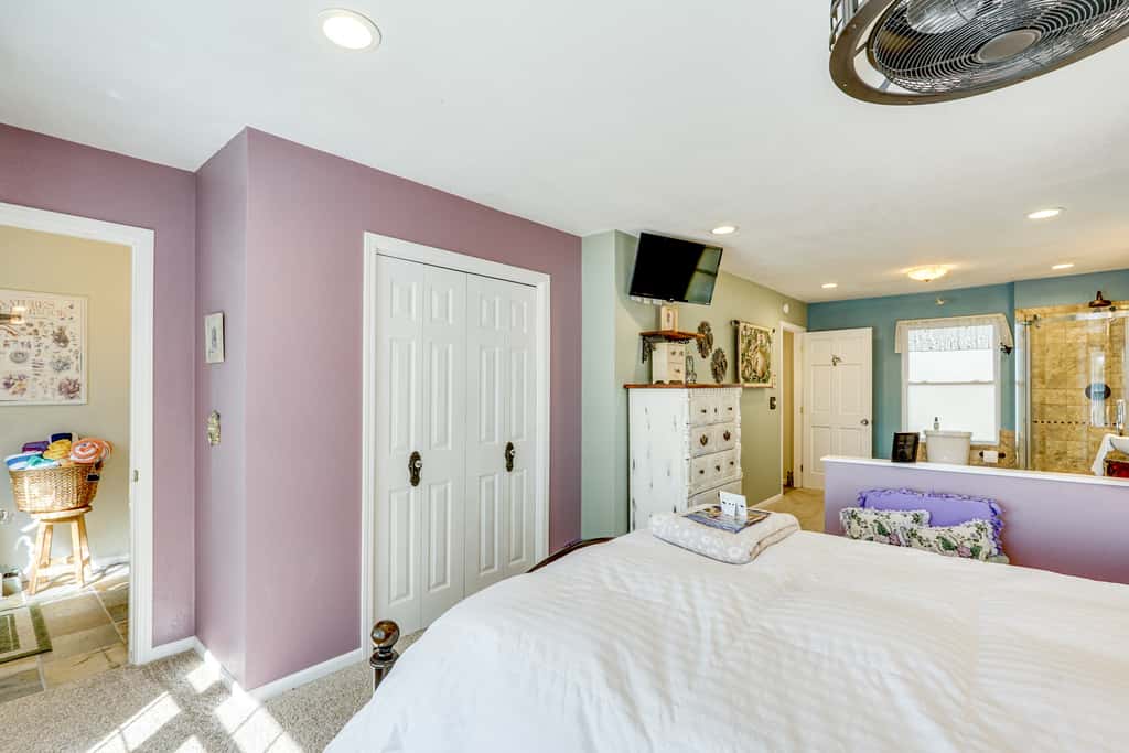 Lakefront & Dog-Friendly Gem in Gravois Mills