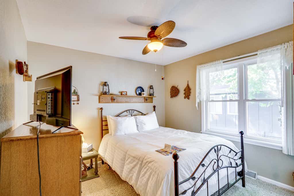 Lakefront & Dog-Friendly Gem in Gravois Mills