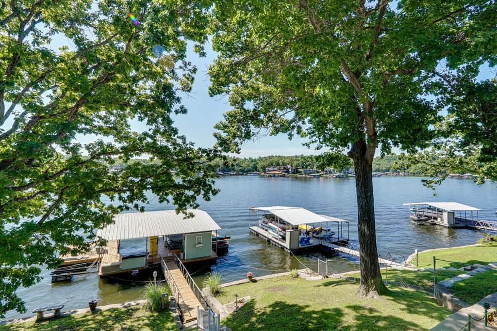 Lakefront & Dog-Friendly Gem in Gravois Mills