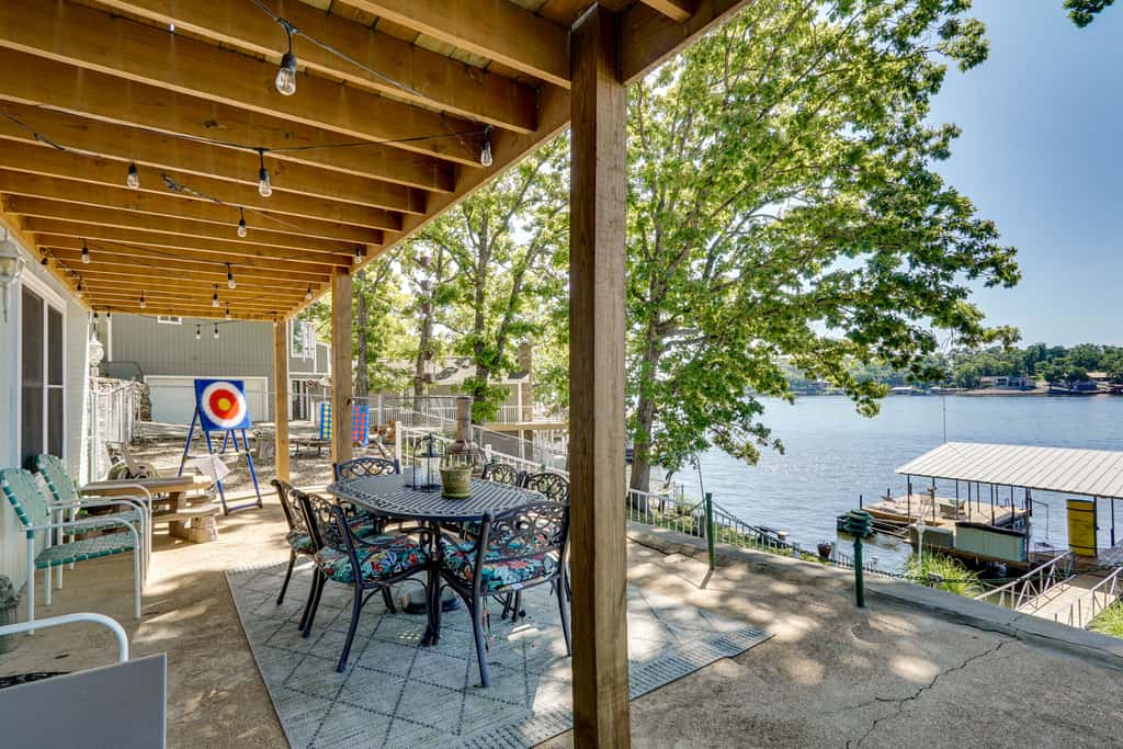 Lakefront & Dog-Friendly Gem in Gravois Mills