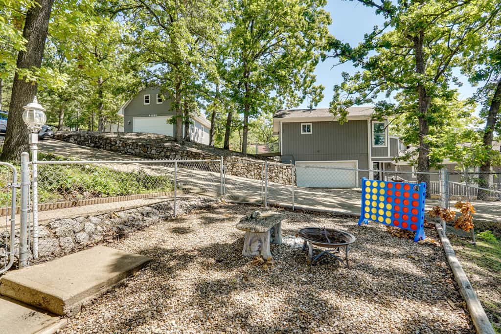 Lakefront & Dog-Friendly Gem in Gravois Mills