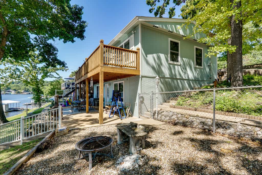 Lakefront & Dog-Friendly Gem in Gravois Mills