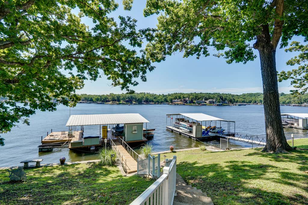Lakefront & Dog-Friendly Gem in Gravois Mills