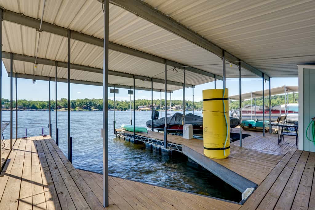 Lakefront & Dog-Friendly Gem in Gravois Mills