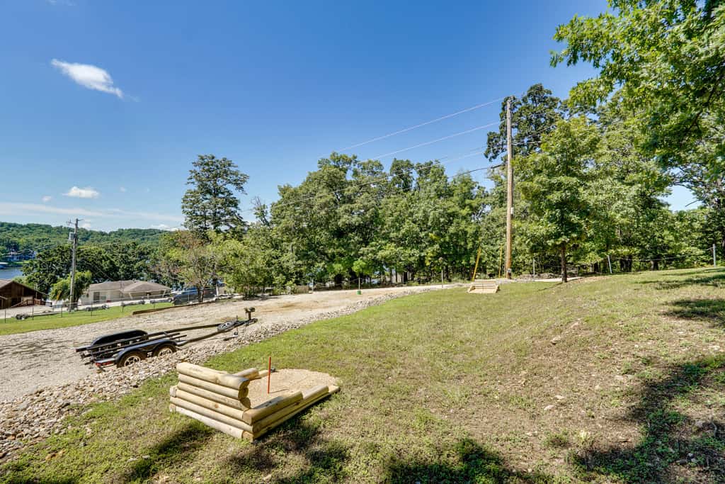 Lakefront & Dog-Friendly Gem in Gravois Mills