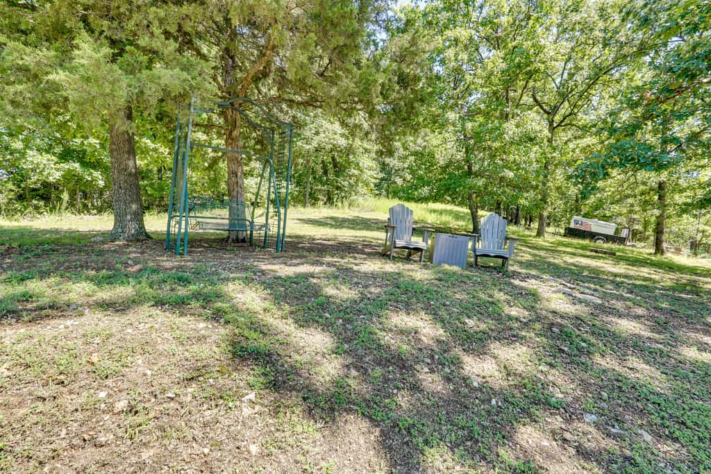 Lakefront & Dog-Friendly Gem in Gravois Mills