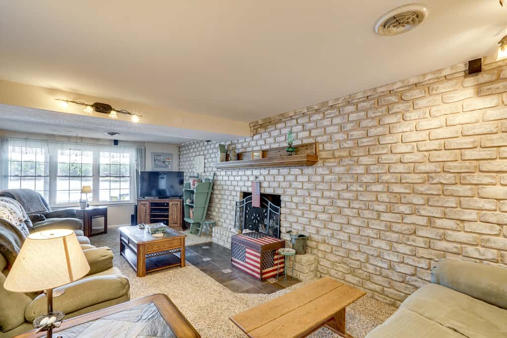 Lakefront & Dog-Friendly Gem in Gravois Mills