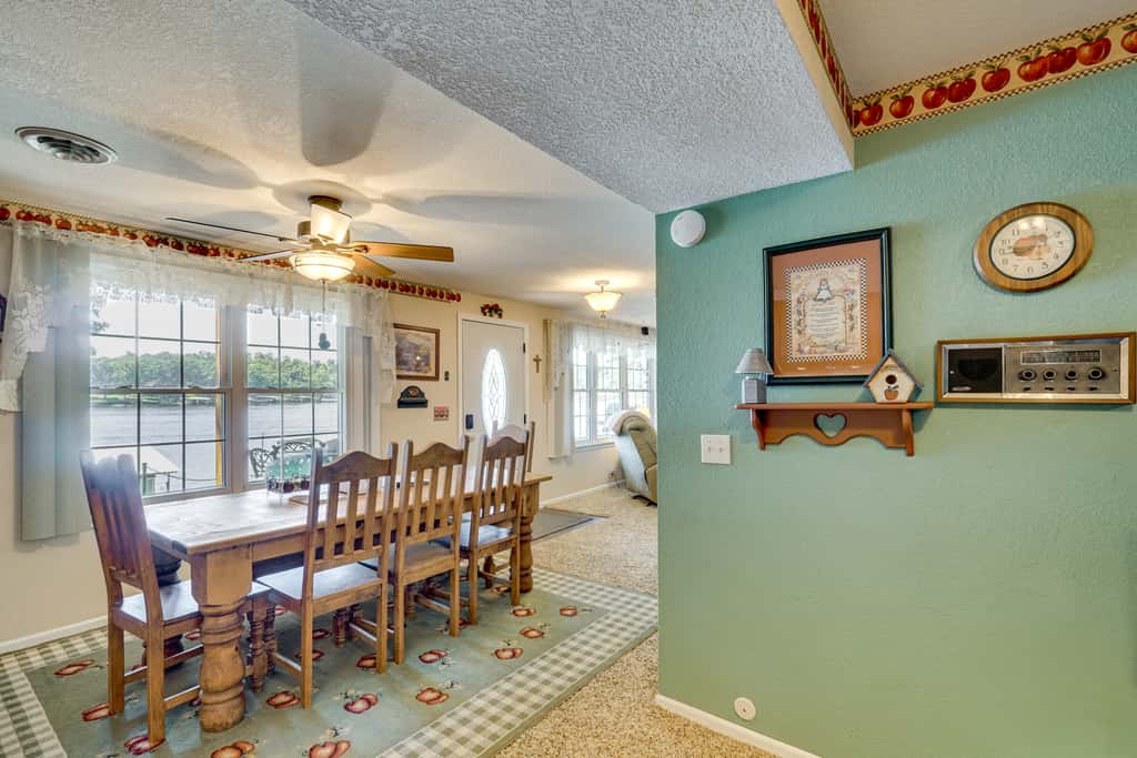 Lakefront & Dog-Friendly Gem in Gravois Mills