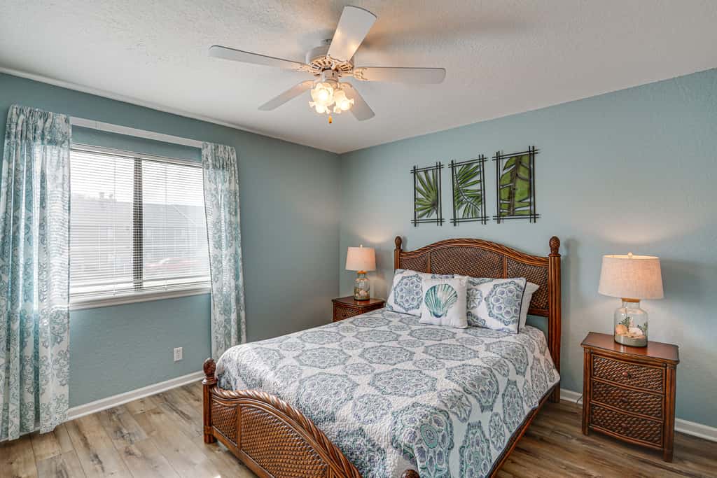 Lakefront Osage Beach Abode w/ Grill & Pool Access