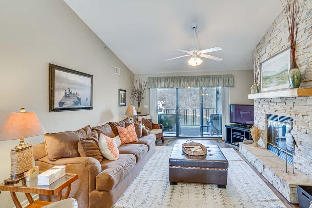 Lakefront Osage Beach Abode w/ Grill & Pool Access