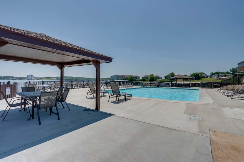 Village of Four Seasons Lake Condo w/ Pool Access!
