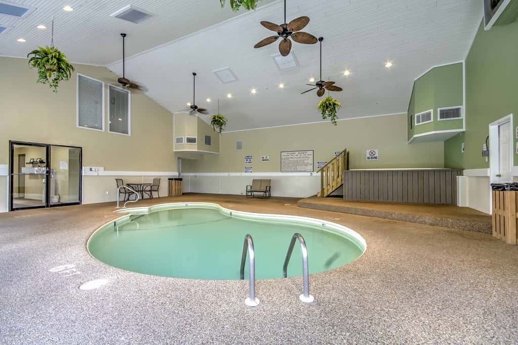 Village of Four Seasons Lake Condo w/ Pool Access!
