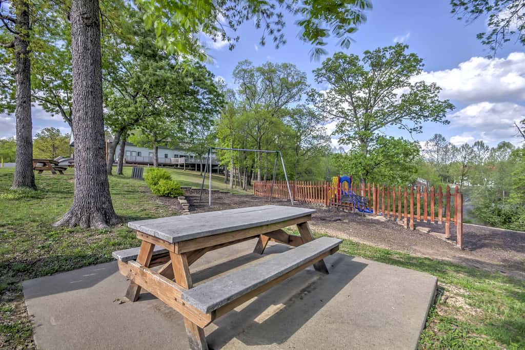 Village of Four Seasons Lake Condo w/ Pool Access!